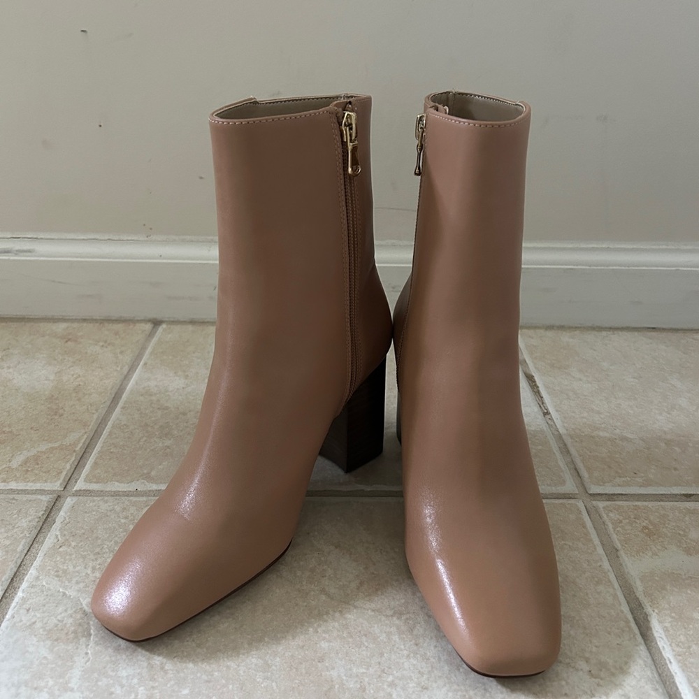 New! Ann Taylor Nude Heeled Boots